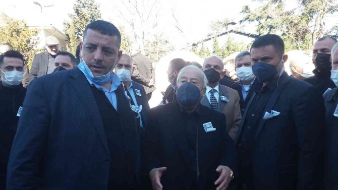 Yaşar Aktürk’ün Eşi Son Yolculuğuna Uğurlandı