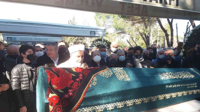 Yaşar Aktürk’ün Eşi Son Yolculuğuna Uğurlandı