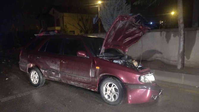 Alkollü Sürücü, Hafif Ticari Araca Çarptı: 1 Yaralı