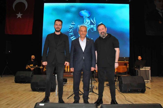 Akşehir’de Talha Bora Öge İle Şiir Ve Türkü Şöleni