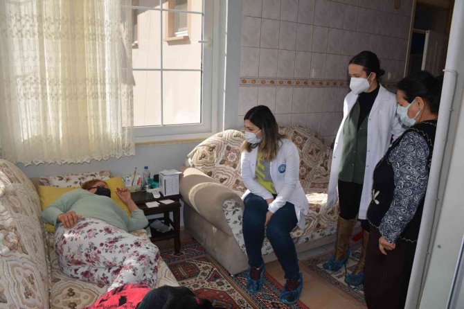 Evde Bakım Hizmetlerine Hekim Ve Psikolog Desteği