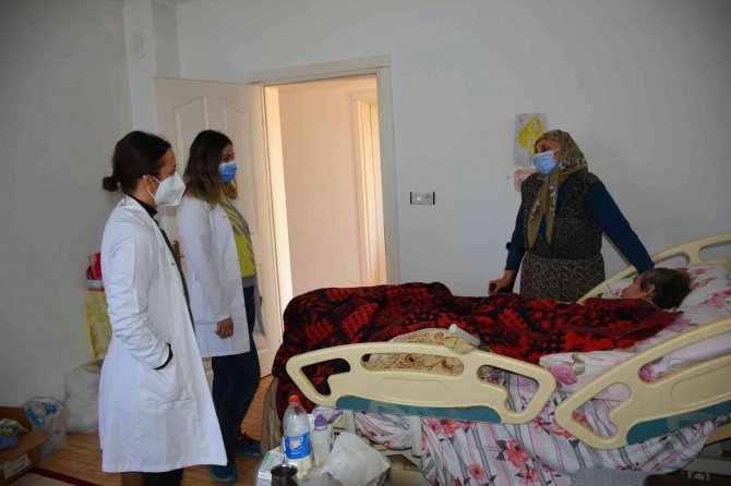 Evde Bakım Hizmetlerine Hekim Ve Psikolog Desteği