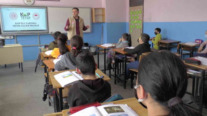 ’Tarımda Minik Eller’ Projesinde Uygulamalı Ders Başladı