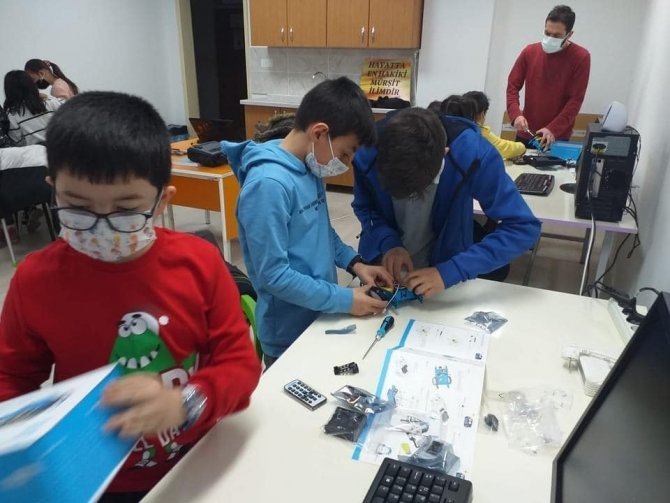 Simav’da Temel Robotik Ve Kodlama Kursu