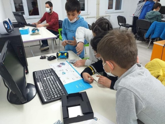 Simav’da Temel Robotik Ve Kodlama Kursu