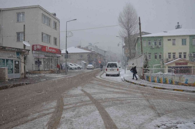 Şırnak’ta Kar Yağışı Etkili Oldu