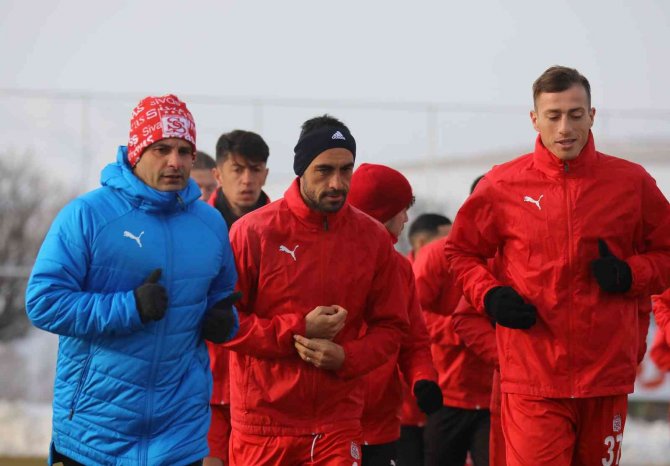 Sivasspor, Karagümrük Maçı Hazırlıklarını Tamamladı