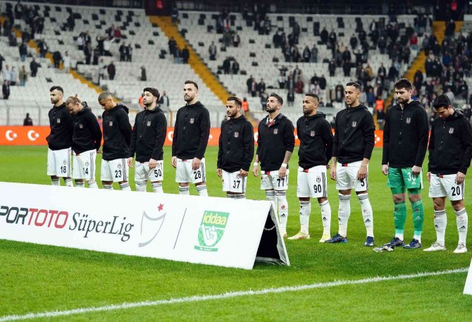 Spor Toto Süper Lig: Beşiktaş: 0 - Altay: 0 (Maç Devam Ediyor)