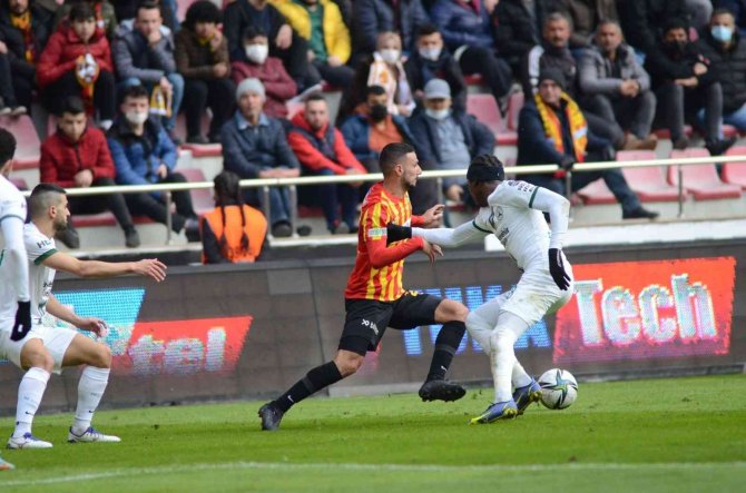 Spor Toto Süper Lig: Kayserispor: 2 - Gzt Giresunspor: 0 (İ̇lk Yarı)