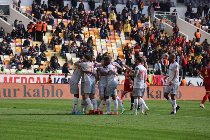 Spor Toto Süper Lig: Yeni Malatyaspor: 1 - Antalyaspor: 2 (Maç Sonucu)