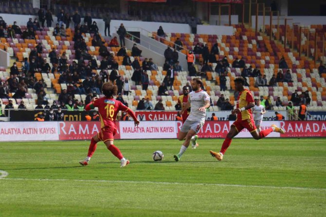 Spor Toto Süper Lig: Yeni Malatyaspor: 1 - Antalyaspor: 2 (Maç Sonucu)