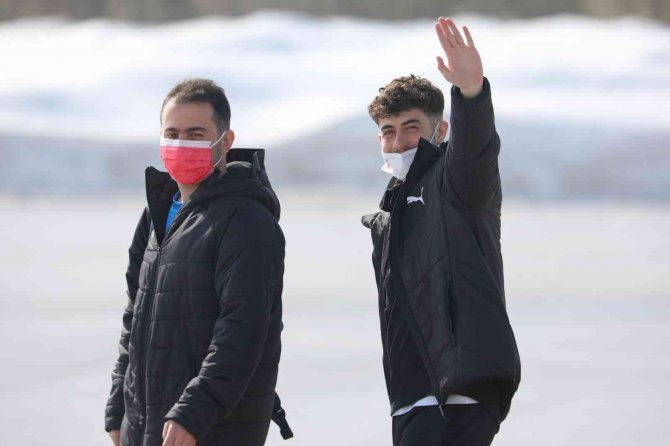 Sivasspor Kafilesi İ̇stanbul’a Geldi