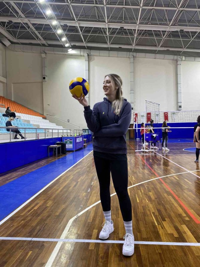 Büşra Yalçın: “Hedefimiz Play-off”