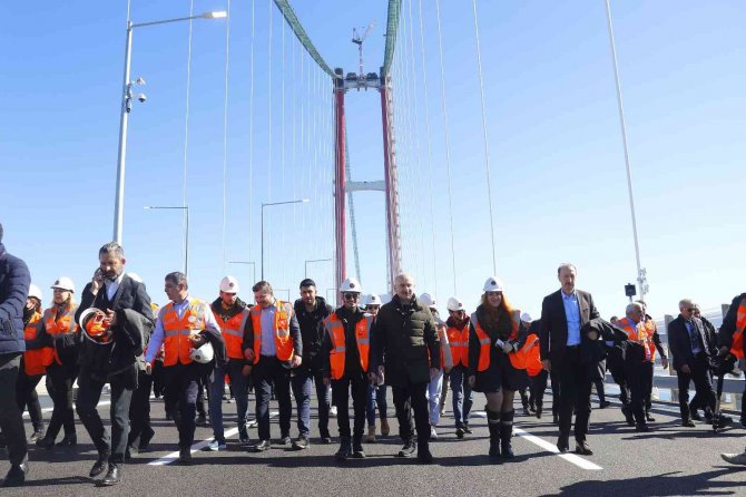 Bakan Karaismailoğlu: “Cumartesi Günü Çanakkale Boğazı’na Adeta Bir Mühür Vurulmuş Olacak”