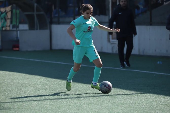 Üstek Group Horozkent Spor, 3 Puanı 3 Golle Kazandı