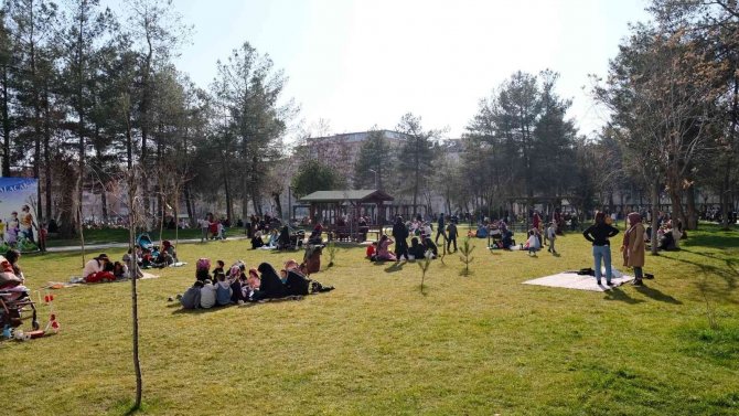 Siirt’te Millet Bahçesi’ne Vatandaşlardan Yoğun İlgi