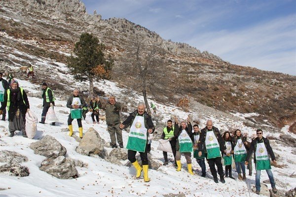 Pozantı’da Sedir Tohumları Toprakla Buluştu