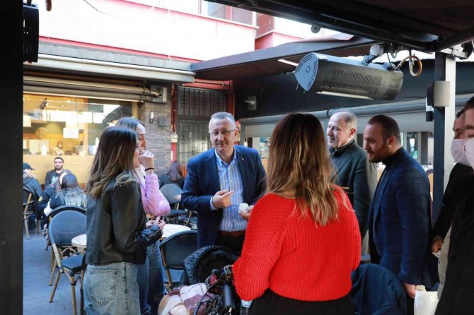 Ak Kadrodan Kafeteryalara Çıkartma