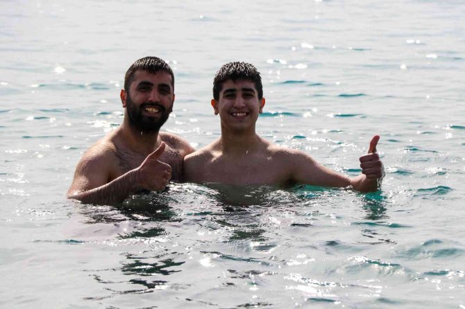 Antalya Kışı Erken Uğurladı