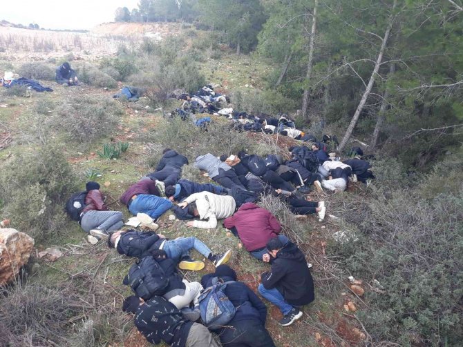 Antalya’da 88 Düzensiz Göçmen Yakalandı
