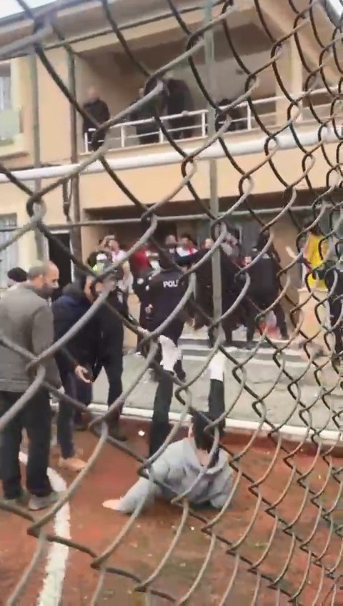 Amatör Lig Maçında Kavga Çıktı, Futbolcular Birbirine Girdi