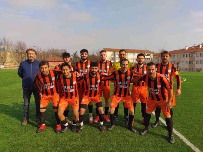 Baba Oğul Aynı Takımda Futbol Oynuyor