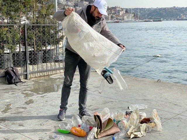 Denizden Balık Yerine Çamaşır Leğeni Çıktı