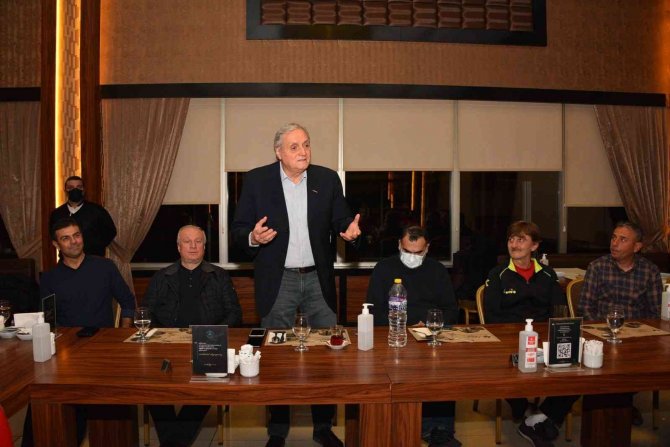 Başkan Bakkalcıoğlu, Bozüyük Vitra Spor Futbolcuları İle Bir Araya Geldi