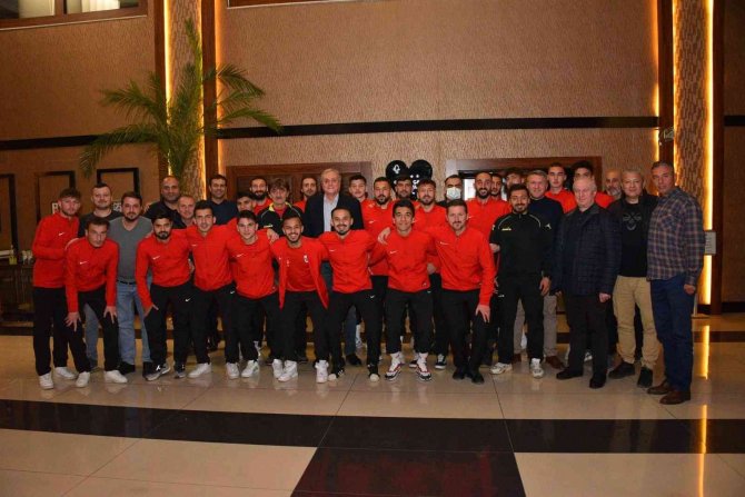 Başkan Bakkalcıoğlu, Bozüyük Vitra Spor Futbolcuları İle Bir Araya Geldi