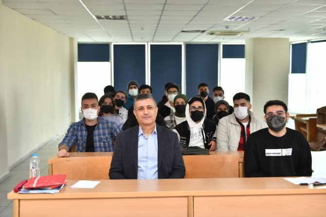 Esenyurt Belediye Başkanı Bozkurt’tan Kursiyer Ve Öğrencilere Sürpriz Ziyaret