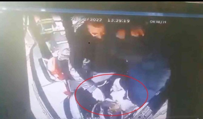 Biletsiz Yolcuları Engellemek İsteyen Halk Otobüsü Şoförüne Bıçaklı Saldırı