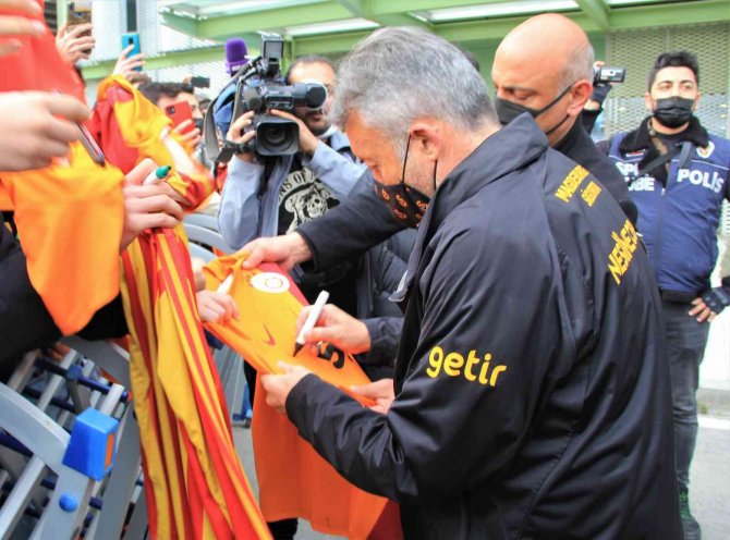 Galatasaray, İ̇zmir’de