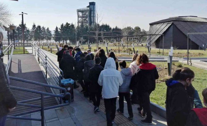 Öğrenciler, Hersek’te Kuşları Gözlemledi