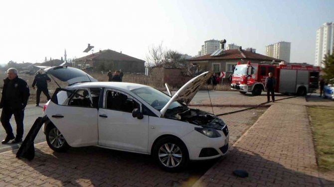 Otomobildeki Piknik Tüpünden Sızan Gaz Patladı: 1 Yaralı