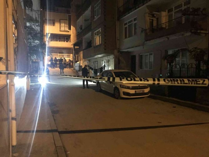 Sokak Ortasında Silahla Vurulan Şahıs Yaralandı