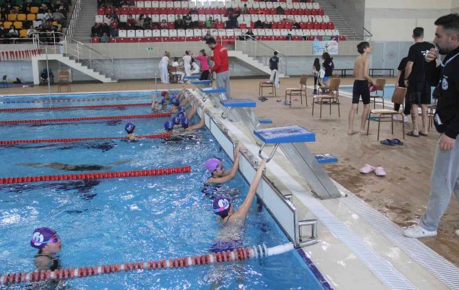 Yüzmede Baraj Seçmeleri Tamamlandı