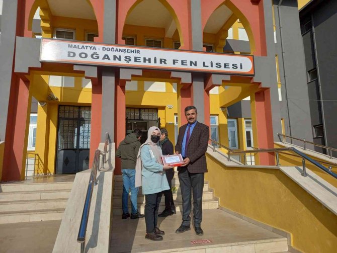 Başarılı Öğrenciler Ödüllendirildi