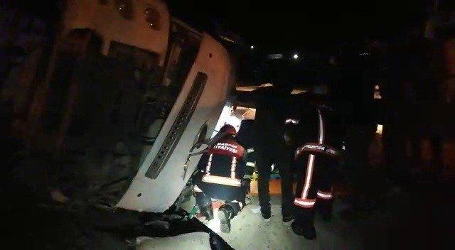 Mardin’de Tır Devrildi: 1 Yaralı