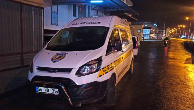 Çaldığı Paraları Gece Kulübünde Harcadı