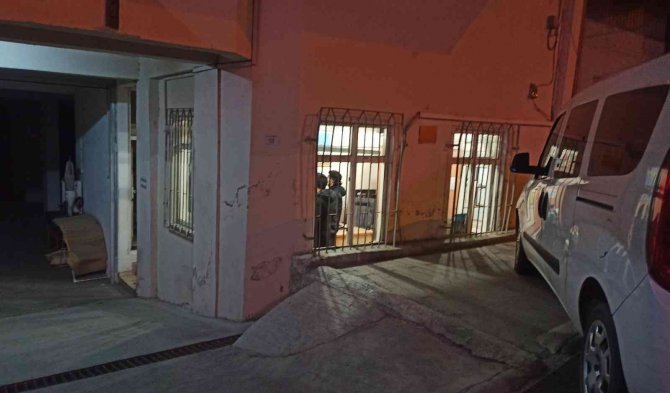 Çaldığı Paraları Gece Kulübünde Harcadı