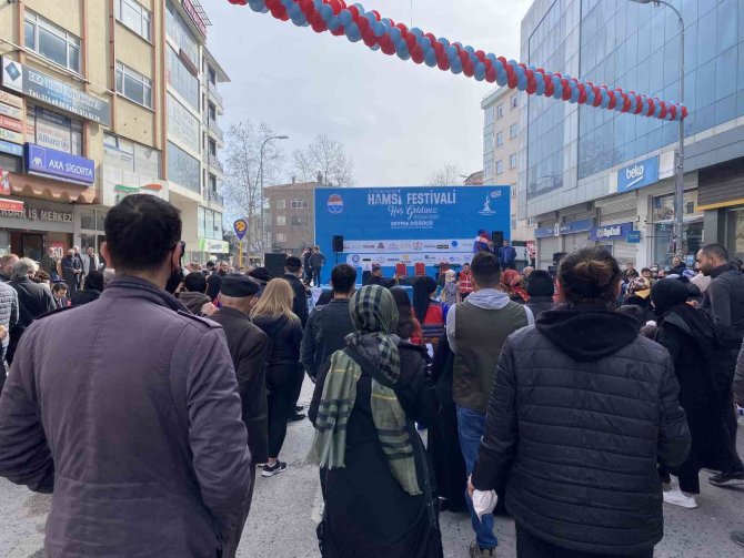 Sancaktepe’de Festivalde 7 Ton Hamsi Dağıtıldı