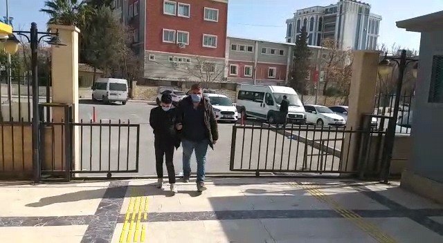 Şanlıurfa’da Birçok Sabıkası Bulunan Ve 6 Hırsızlık Olayından Aranan Çocuk Yakalandı