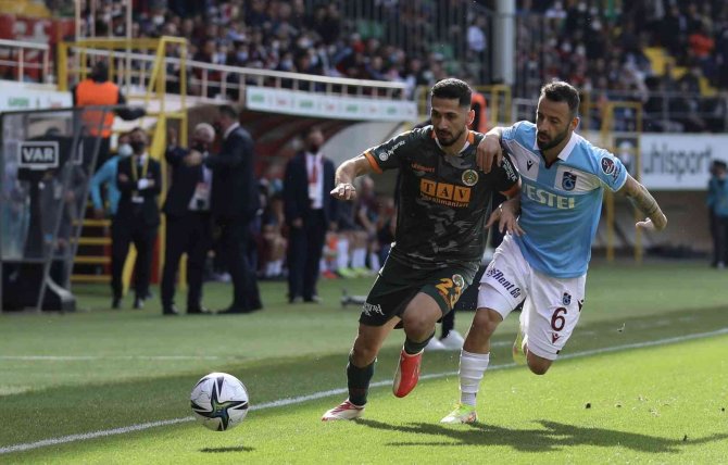 Spor Toto Süper Lig: Aytemiz Alanyaspor: 0 - Trabzonspor: 4 (İ̇lk Yarı)