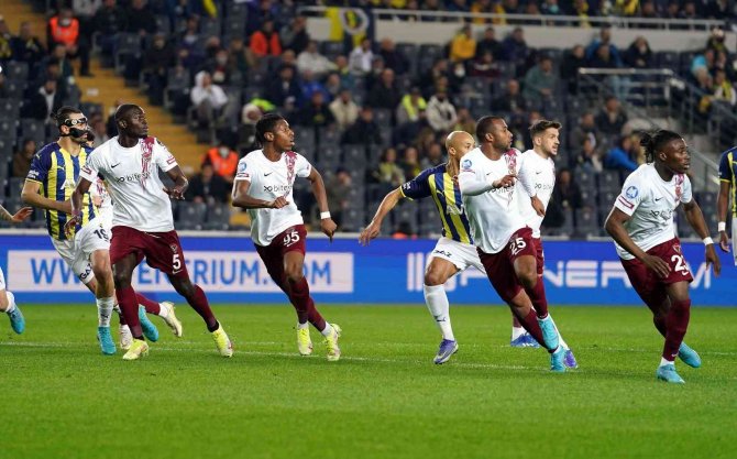 Spor Toto Süper Lig: Fenerbahçe: 0 - Hatayspor: 0 (İ̇lk Yarı)