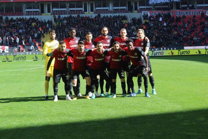 Spor Toto Süper Lig: Gaziantep Fk: 0 - Adana Demirspor: 1 (Maç Devam Ediyor)