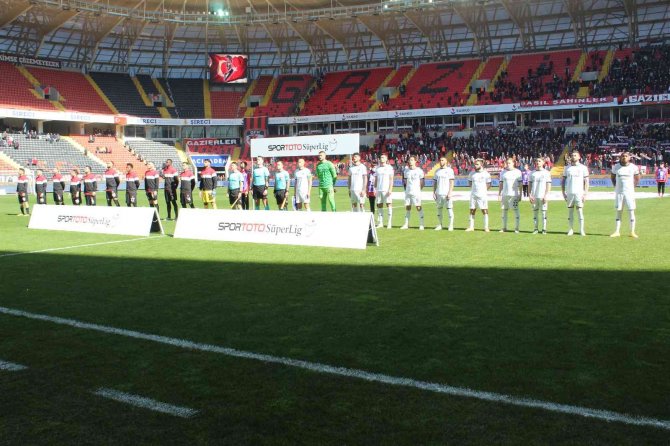 Spor Toto Süper Lig: Gaziantep Fk: 0 - Adana Demirspor: 1 (Maç Devam Ediyor)