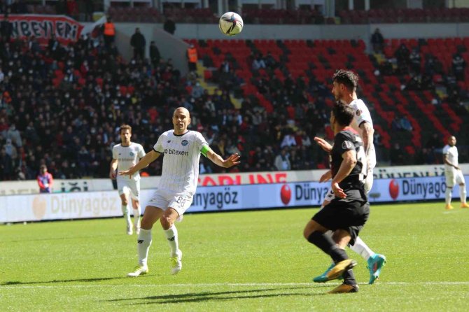 Spor Toto Süper Lig: Gaziantep Fk: 0 - Adana Demirspor: 1 (İ̇lk Yarı)