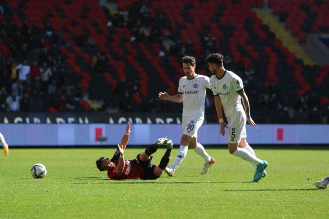 Spor Toto Süper Lig: Gaziantep Fk: 0 - Adana Demirspor: 1 (İ̇lk Yarı)