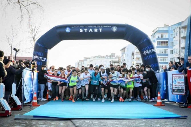 42. Uluslararası Trabzon Yarı Maratonu Koşuldu