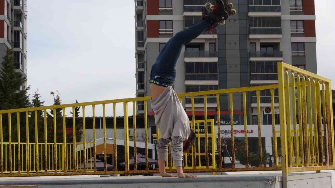 Havalar Isındı, Uşaklı Vatandaşlar Parklara Akın Etti